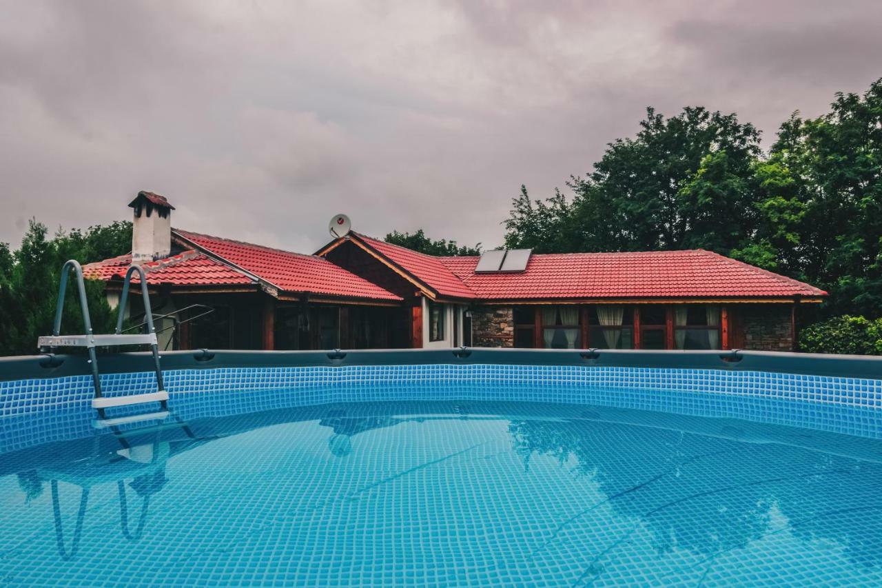 Завоя Hotell Krushuna Eksteriør bilde